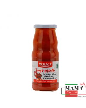 Соус Muraca из Калабрийских помидор с красным луком из Тропеи J.G.P. и колбасками Ндуя
